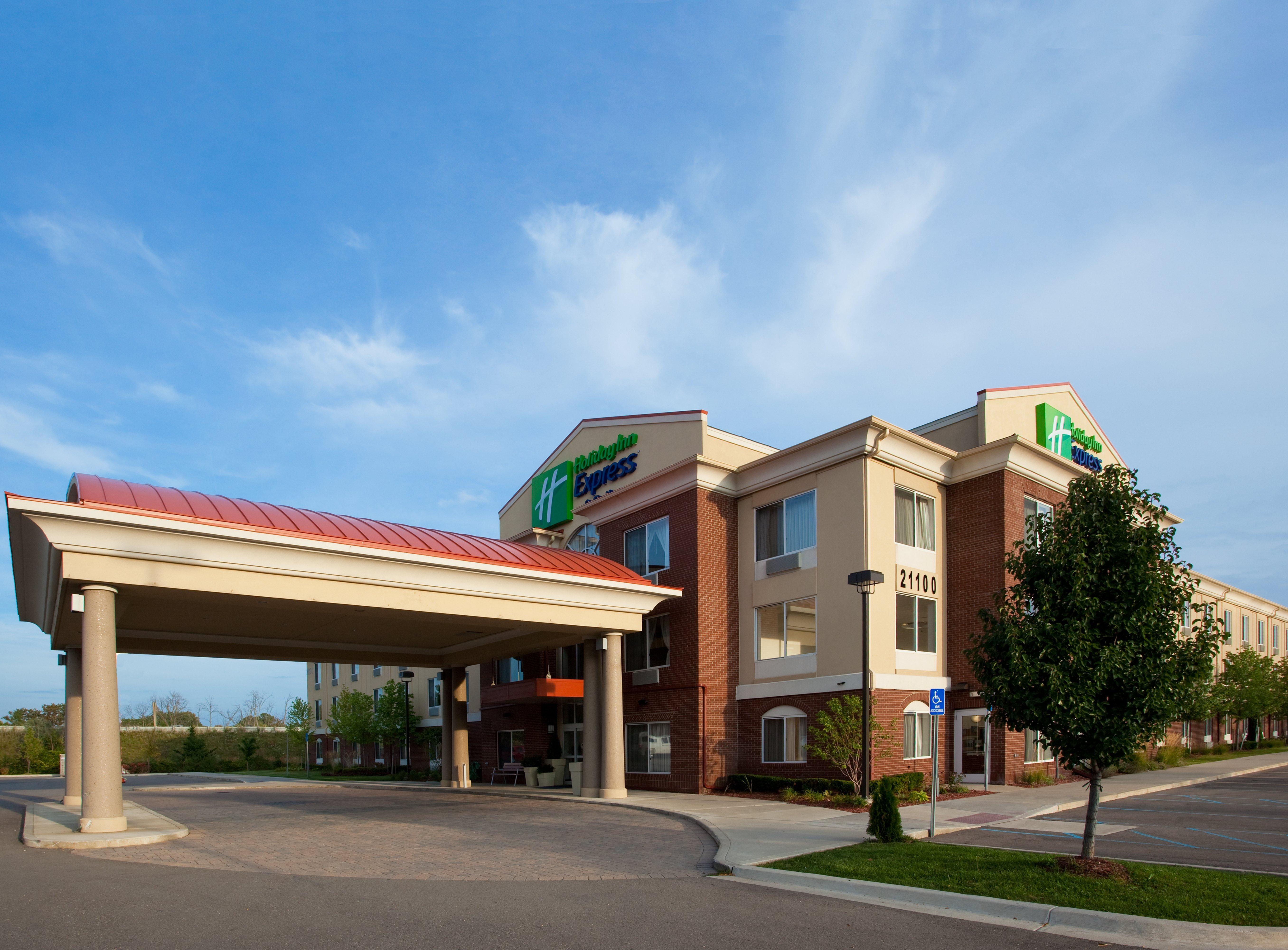 Holiday Inn Express & Suites Detroit - Farmington Hills By Ihg Northville Exteriér fotografie