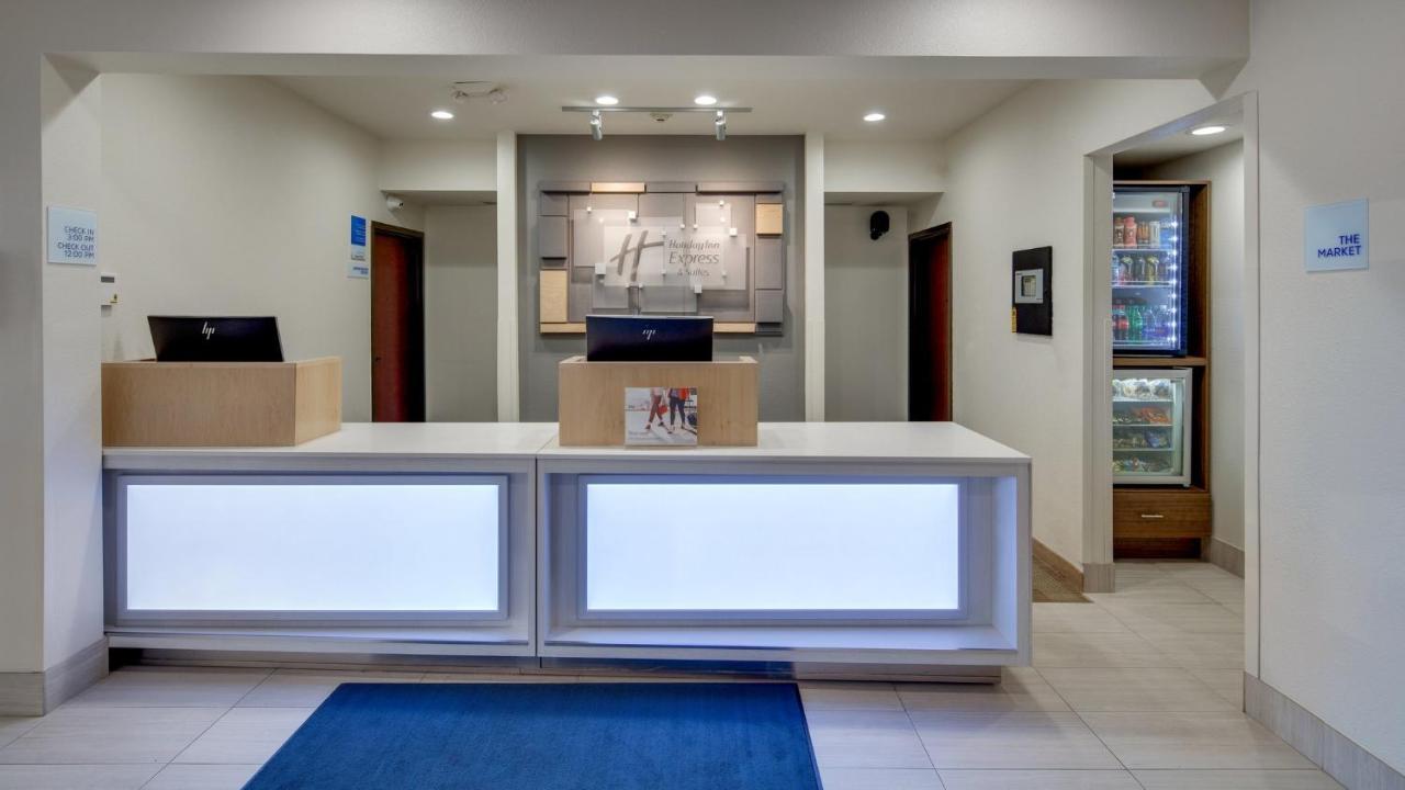 Holiday Inn Express & Suites Detroit - Farmington Hills By Ihg Northville Exteriér fotografie