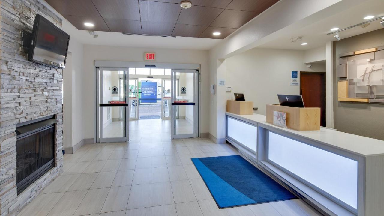 Holiday Inn Express & Suites Detroit - Farmington Hills By Ihg Northville Exteriér fotografie