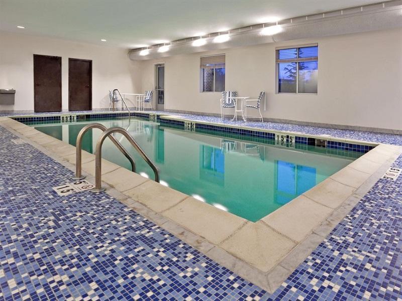 Holiday Inn Express & Suites Detroit - Farmington Hills By Ihg Northville Exteriér fotografie