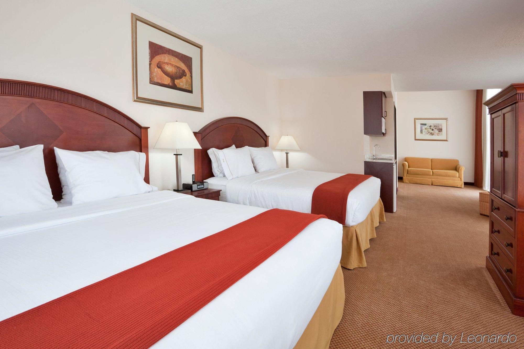 Holiday Inn Express & Suites Detroit - Farmington Hills By Ihg Northville Pokoj fotografie