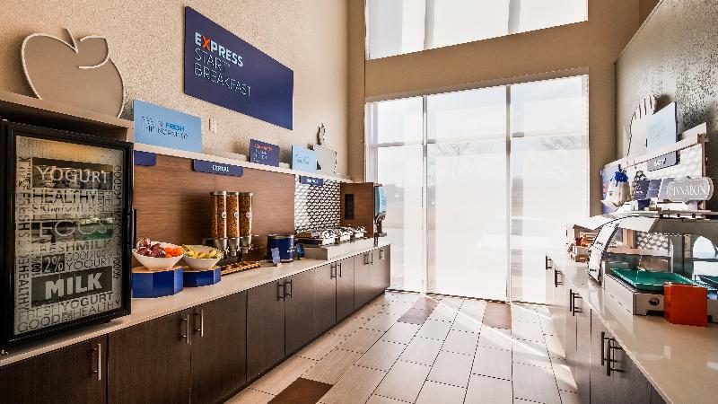 Holiday Inn Express & Suites Detroit - Farmington Hills By Ihg Northville Exteriér fotografie